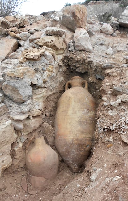 Ânforas romanas encontradas na ilha do Frade.