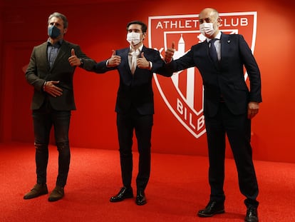 El entrenador Marcelino García Toral, (c) presentado este martes como nuevo entrenador del Athletic en Bilbao.