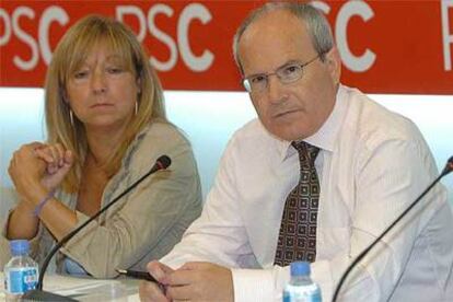 El ministro de Industria, Jos Montilla, y la vicepresidenta del PSC, Manuela de Madre.