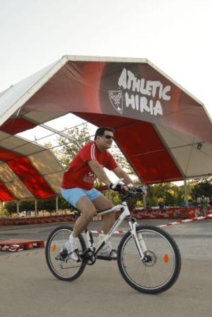 Carpa del Athletic de Bilbao cerca del Puente del Rey.