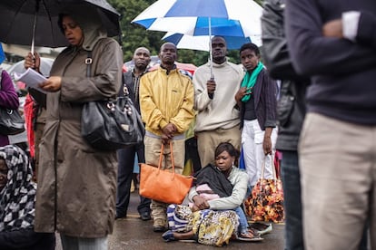 Francisco, que ha emprendido su undécimo periplo internacional, es el cuarto pontífice que viaja a este continente después de Pablo VI, Juan Pablo II -quien visitó 42 países africanos- y Benedicto XVI.