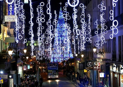 Luces de Navidad en la Carrera de San Jerónimo.