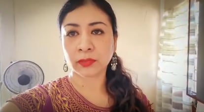 Sandra Domínguez en una captura de video en la denuncia al funcionario Donato Vargas, de Oaxaca.