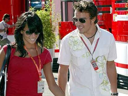 Raquel del Rosario y Fernando Alonso.