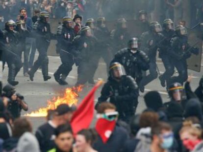 Decenas de miles de personas protestan en un centenar de manifestaciones por toda Francia