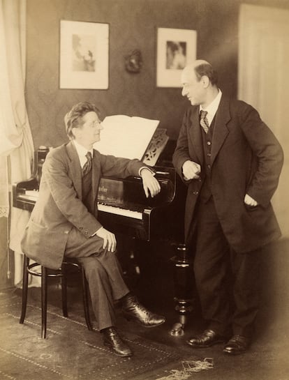 Alexander Zemlinsky y Arnold Schönberg en Praga, 1917.
