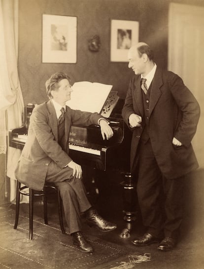 Alexander Zemlinsky y Arnold Schönberg en Praga, 1917. 