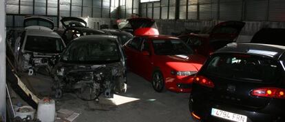 Coches sustra&iacute;dos encontrados en una nave de un pueblo de Toledo.