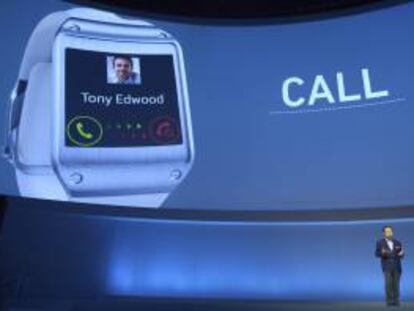 El presidente y líder de comunicaciones móviles de Samsung, JK Shin, pronuncia unas palabras durante la presentación del primer reloj inteligente del mercado, el Galaxy Gear, den el marco de la 53 edición de la feria IFA en Berlín, Alemania.