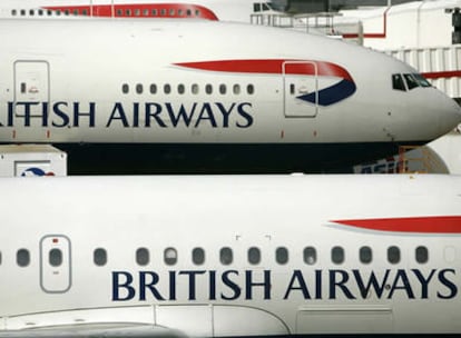 Aviones de la compañía British Airways, en el aeropuerto de Heathrow (Londres)