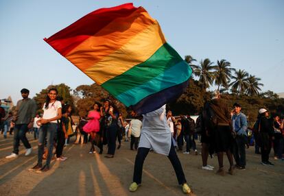 Un manifestante durante el Orgullo Queer Azadi en Bombay, India, en febrero de 2020.