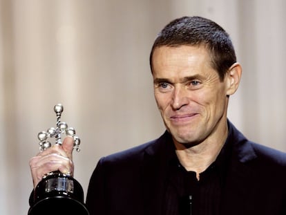 Willem Dafoe con el Premio Donostia en 2005.