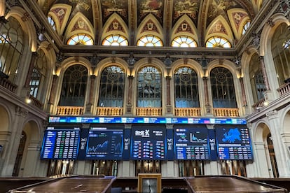 Paneles de la Bolsa de Madrid.