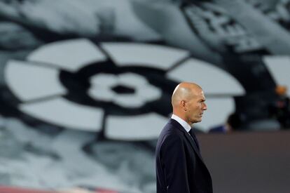 El entrenador del Real Madrid, Zinedine Zidane, el pasado 18 de junio durante el encuentro entre el Real Madrid  y el Valencia.