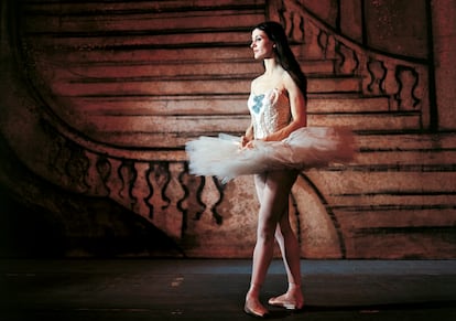 La bailarina Carla Fracci durante una interpretación en La Scala de Milán, en 1969.