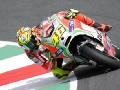 Rossi, en su Ducati durante el GP de Italia.