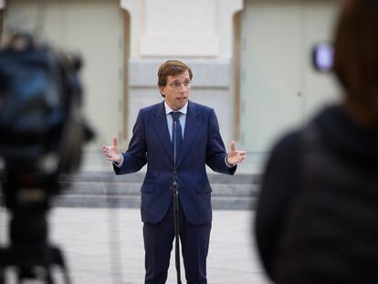 El alcalde de Madrid, José Luis Martínez-Almeida, en febrero en el Patio de Cristal del Palacio de Cibeles, en Madrid.