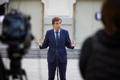 El alcalde de Madrid, José Luis Martínez-Almeida, en febrero en el Patio de Cristal del Palacio de Cibeles, en Madrid.