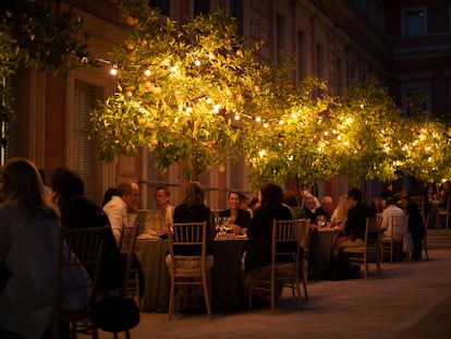 La cena se celebró bajo los naranjos del jardín del Museo Lázaro Galdiano.