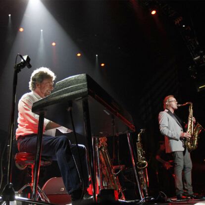 Rick Davies, a la izquierda, y  John Helliwell, anoche en el Palacio de los Deportes.