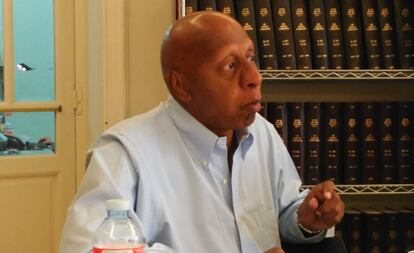 El líder opositor cubano Guillermo Fariñas comparece ante los medios en Madrid, en junio de 2016.