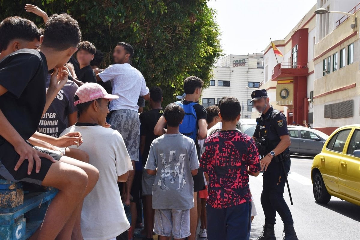 Marruecos vincula la aceptación de los cadáveres de Ceuta a la devolución de 2.500 menores huidos en la crisis migratoria