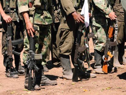 Guerrilheiros das FARC na zona de transição da Guajira, no norte de Colômbia.