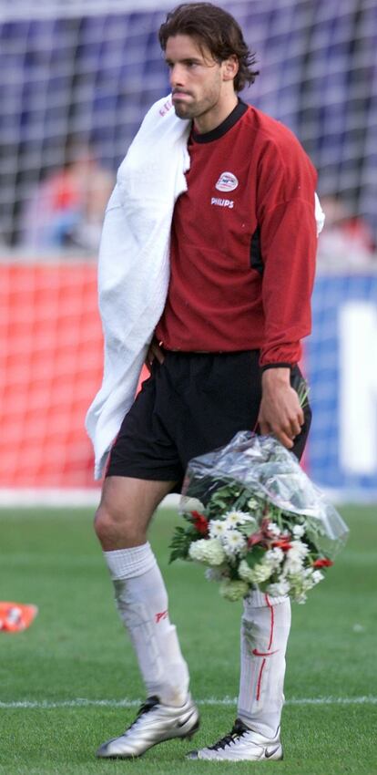 En Mayo de 2001 en su ultimo partido con el PSV ante el Twente.