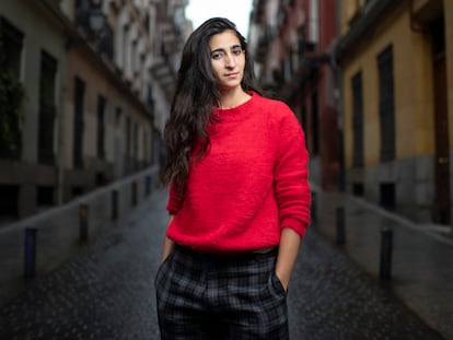 Alba Flores, en una calle de Madrid, la semana pasada.