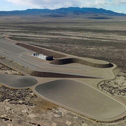 An aerial view of "City," Michael Heizer's land art megasculpture, in Garden Valley, Nev., on Aug.12, 2022. Even though he has been working on "City" for 50 years, Heizer says it isn't finished.,Image: 715672321, License: Rights-managed, Restrictions: , Model Release: no, Credit line: NOAH THROOP / New York Times / ContactoPhoto
