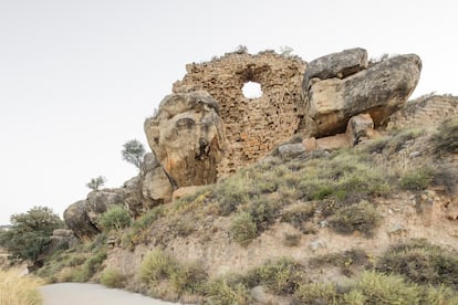 Castillo de Sanaüja (Lleida). Según algunas referencias históricas, podría datar del siglo XI.