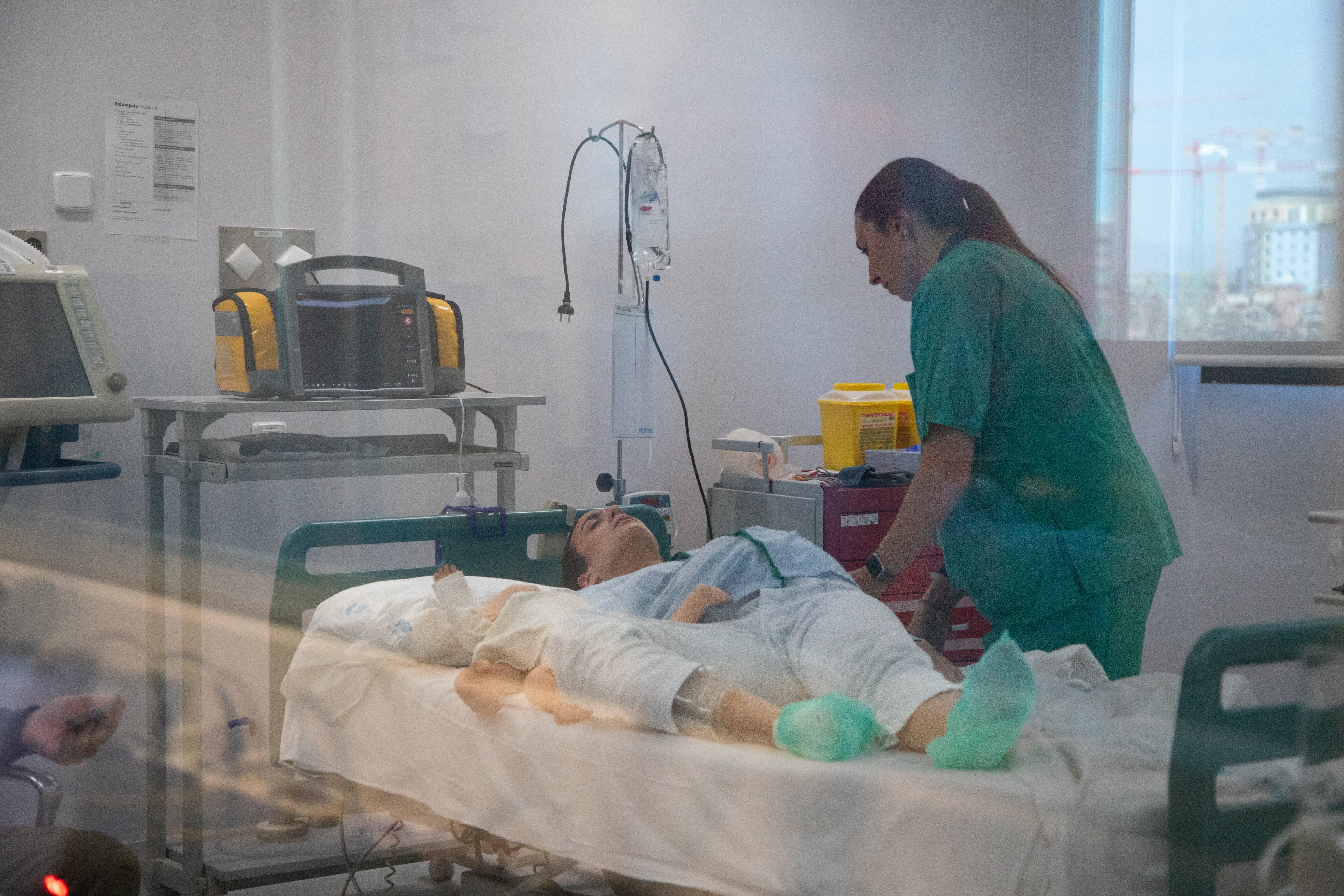 Nacimientos simulados y muertes controladas: así es un centro de entrenamiento para salvar vidas