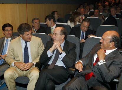 De izquierda a derecha, Manuel Manrique (Sacyr), José Manuel Entrecanales (Acciona y Endesa), Antonio Brufau (Repsol) y Emilio Botín (Santander).