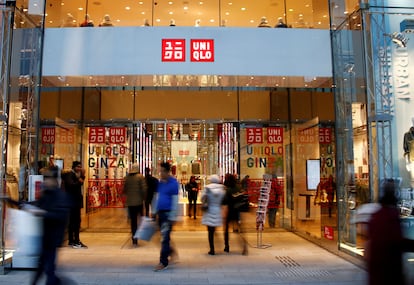 Uniqlo salario Japón