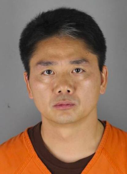 Liu Qiangdong, en su ficha policial de la Oficina del Sheriff del condado de Hennepin, Estados Unidos.