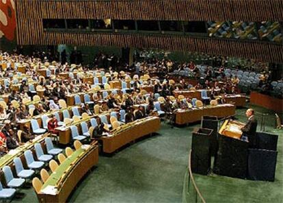 El presidente francés, Jacques Chirac, en la sesión especial que la Asamblea General de la ONU dedicó ayer al sida.