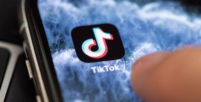 Fotografía de archivo fechada el 7 de julio de 2020 que muestra un detalle de la aplicación TikTok en un teléfono.