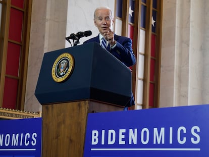 El presidente de EE UU, Joe Biden, pronuncia un discurso sobre su política económica, el pasado 28 de junio en la antigua oficina postal en Chicago.