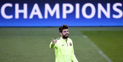 Piqué, durante el entrenamiento en el Parque de los Príncipes.