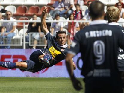 Trochowski remate en escorzo, durante un encuentro ante el Rayo esta temporada