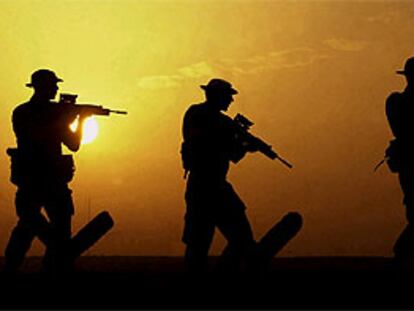 Soldados británicos, durante unas maniobras en Kuwait.