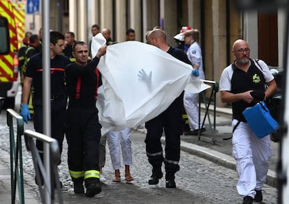 Ninguna sufrió heridas de gravedad. La explosión ocurrió en torno a las 17.30 horas en una zona peatonal en el distrito 2 de la ciudad francesa, en la esquina de las calles Víctor Hugo y Sala, frente a una panadería.