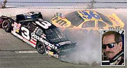 Momento en el que Dale Earnhardt se estrella en Daytona con su coche, el número 3.