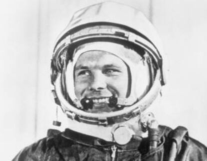 Yuri Gagarin, primer ser humano en viajar al espacio.