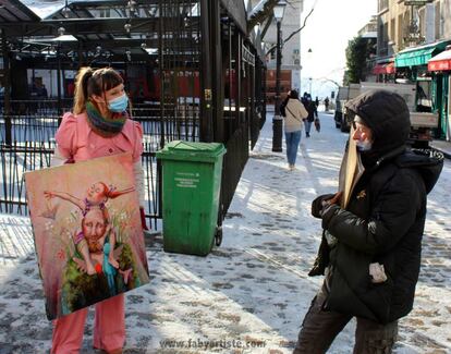 En París, una de las mecas del arte, la artista Faby se encontró con otra pintora por la calle y ambas hablaron sobre arte. ¡Qué maravilla!