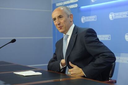 El portavoz del Gobierno, Josu Erkoreka, durante la rueda de prensa posterior al Consejo de Gobierno.
