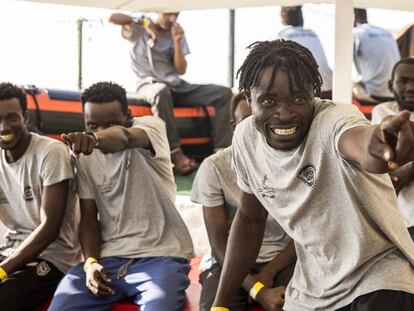 Migrants a bord de l''Open Arms'.