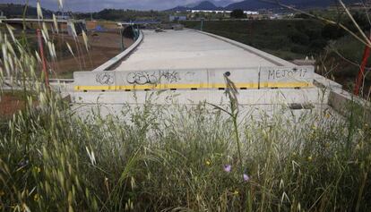 Obras sin acabar de la B-40 en Terrassa.