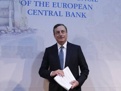El presidente del BCE, Mario Draghi, en un consejo de gobierno del BCE celebrado en Nápoles (Italia).