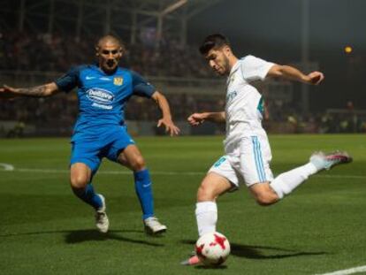 El equipo de los jóvenes, sin enamorar, resuelve la ida de los dieciseisavos con goles de Asensio y Lucas